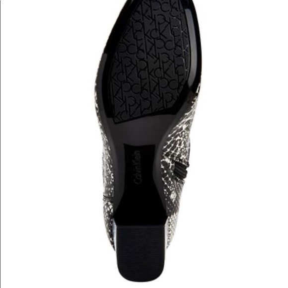 Calvin KleinWomen's Cattee Booties - Picture 6 of 6